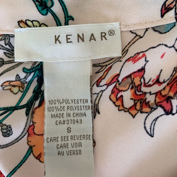 Shallow V Loose Fit Floral Blouse - Picture 2 of 3